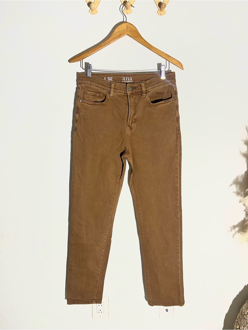 A.N.A a new approach • brown high rise straight jeans